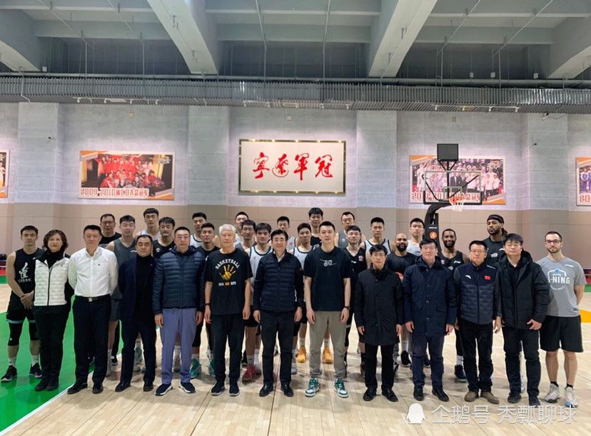 图拉蒂后场出球不远科斯蒂奇抢断后直塞给伊尔迪兹左路在三人包夹下突破到禁区小角度爆射破门，弗洛西诺内0-1尤文。